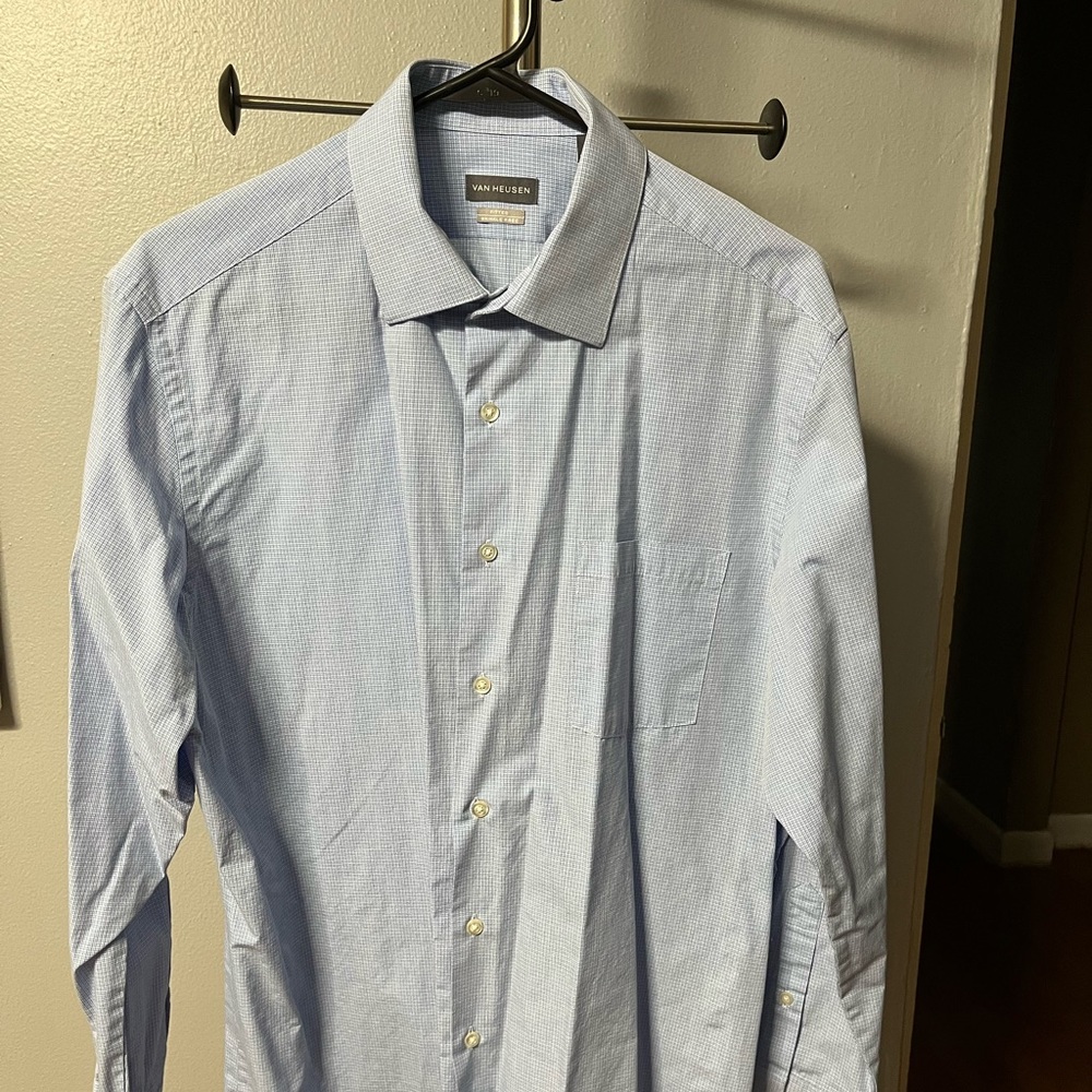 Men’s Van Heusen Long Sleeve Dress Shirt. Size 16 32/33